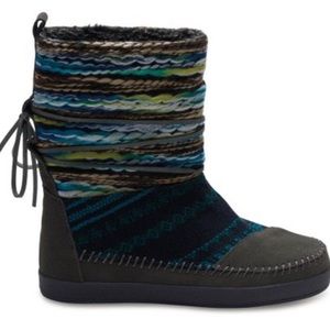 Toms Nepal  knit boots